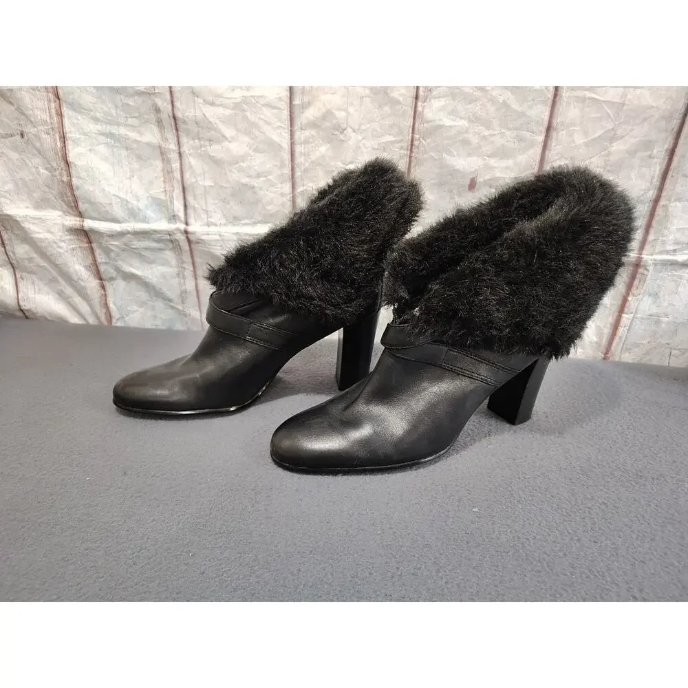 Ladies Size 7M ST JOHN'S BAY Black Short Booties Leather Faux Fur Fold Over Cuff
